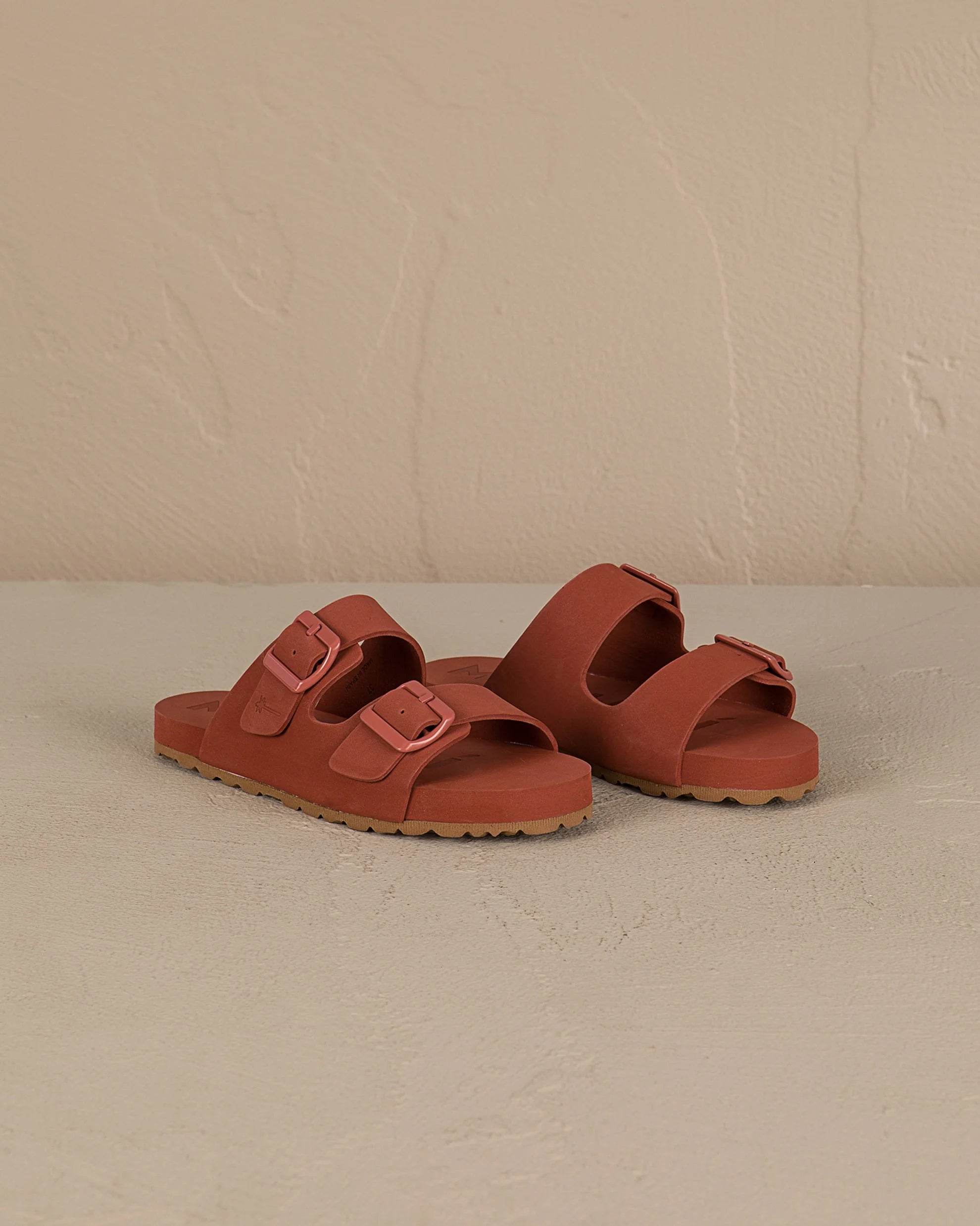 Sandali Nordic in Eva Honolulu