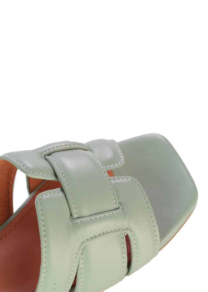 SANDALIAS PLANAS